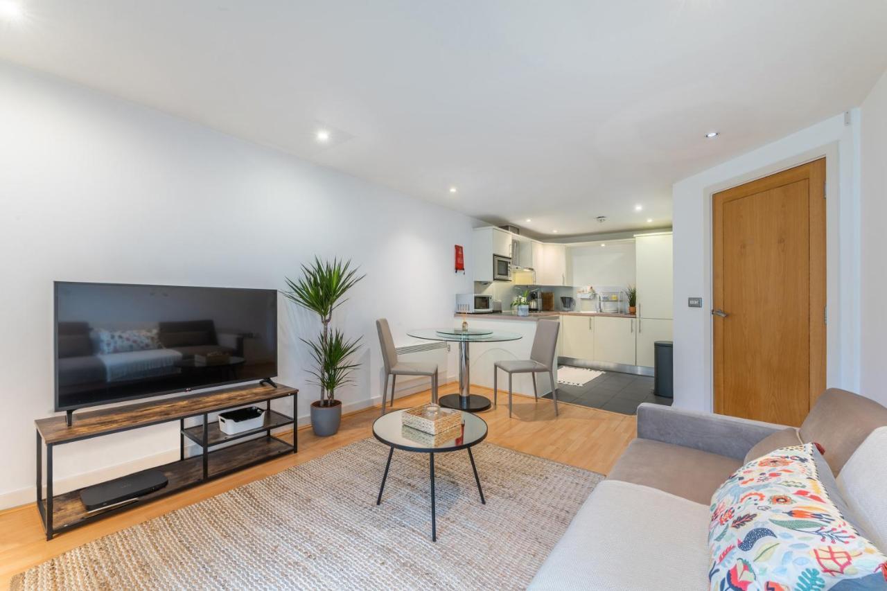 לונדון Cosy Apartment 15 Minutes From Oxford Circus/Soho מראה חיצוני תמונה
