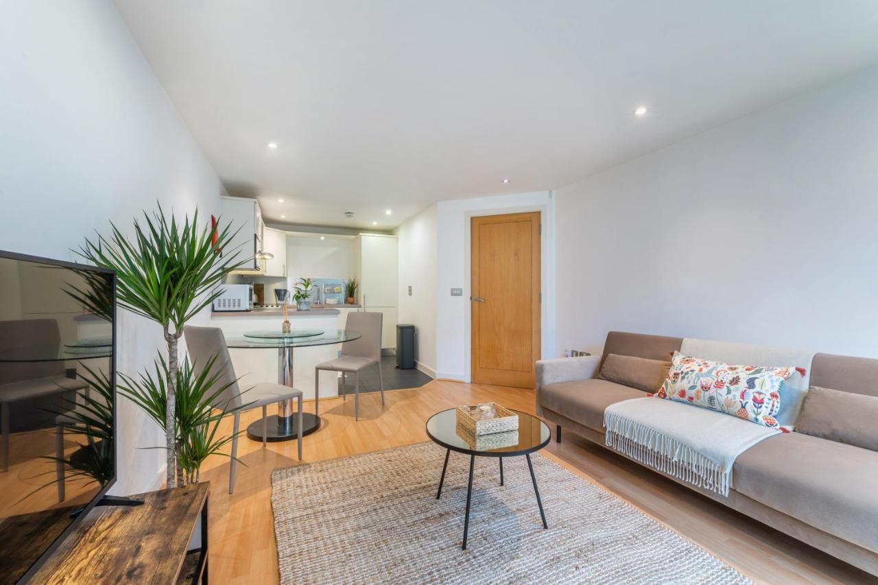 לונדון Cosy Apartment 15 Minutes From Oxford Circus/Soho מראה חיצוני תמונה